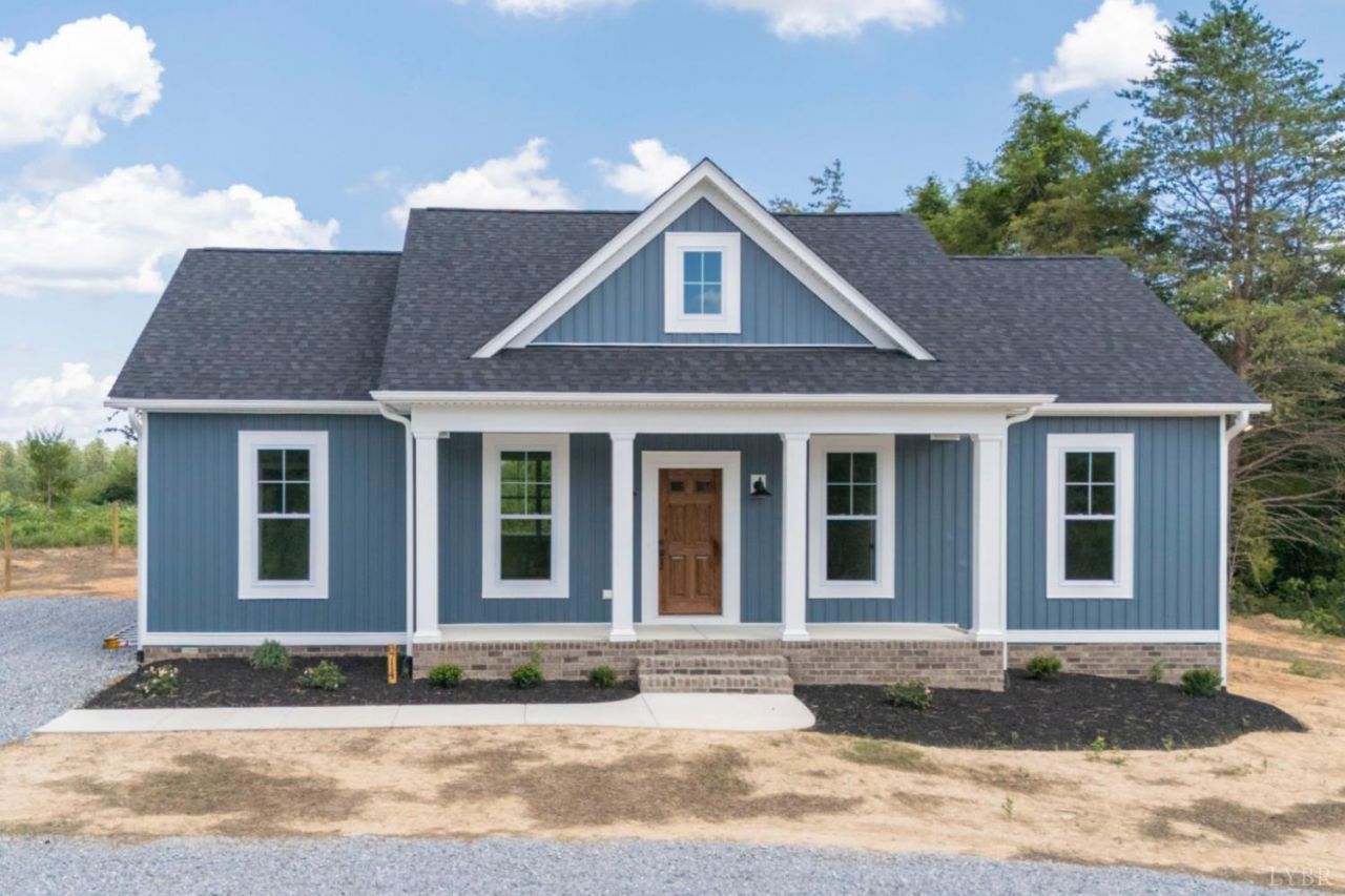 8714 Hat Creek Road, Brookneal, VA 24528