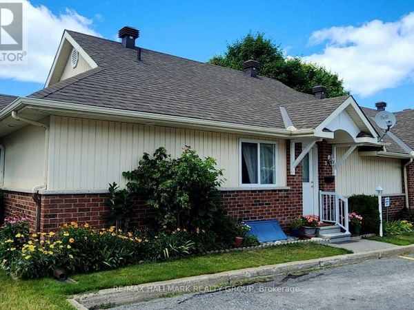 3 Daphne Crescent, Ottawa, ON K2S1Y1