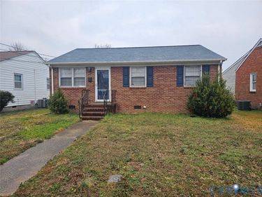206 Fairfax Avenue , Colonial Heights, VA 23834