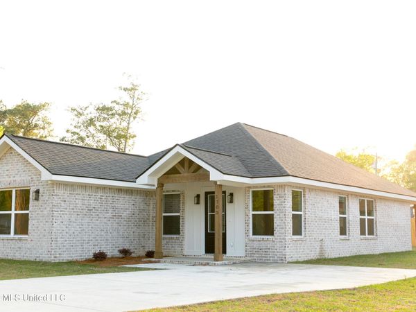 1820 Barracuda Drive, Gautier, MS 39553