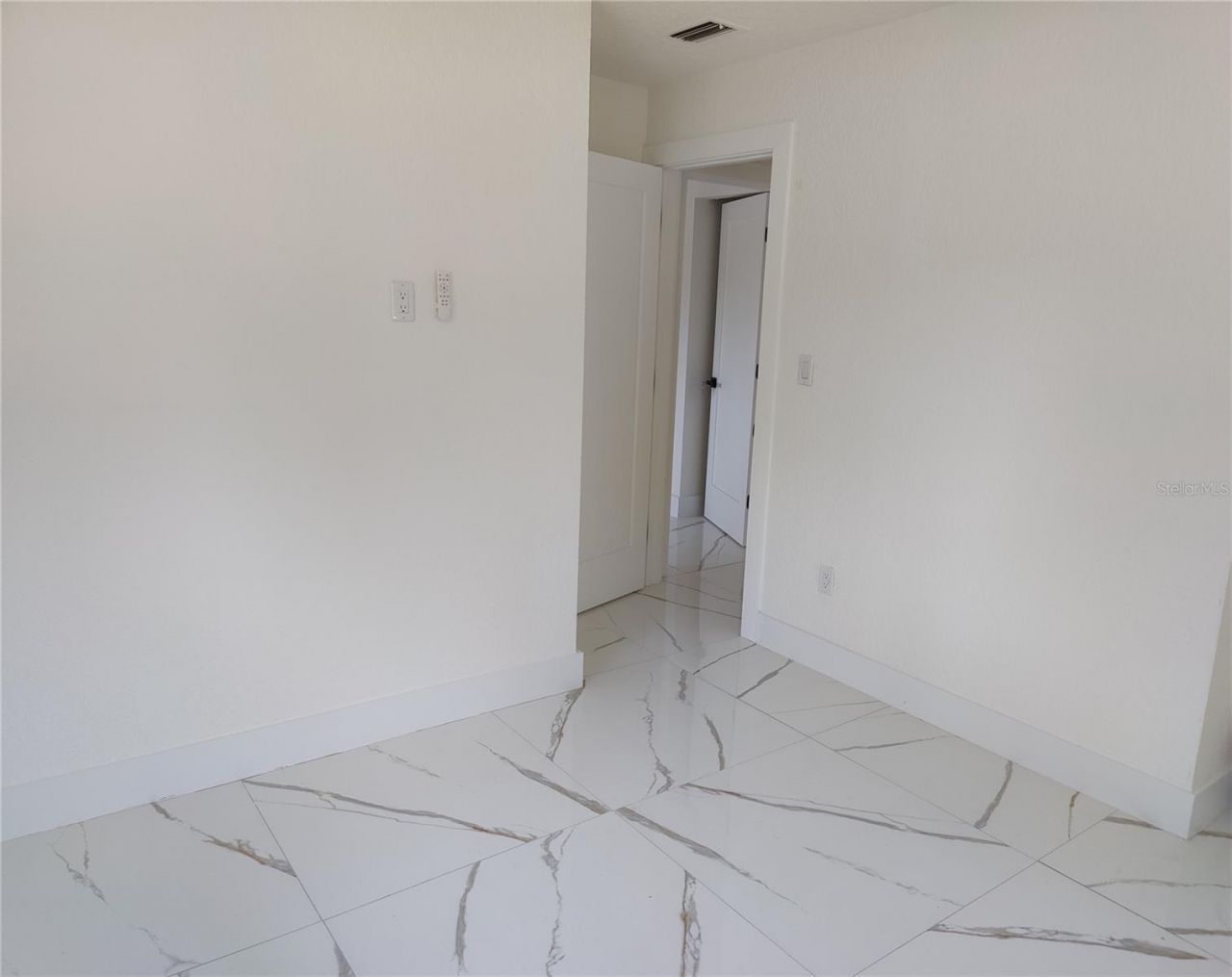 7498 Orpine Drive N, Saint Petersburg, FL 33702 Photo