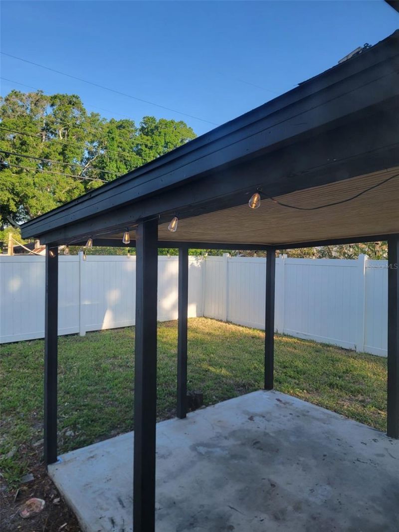 7498 Orpine Drive N, Saint Petersburg, FL 33702 Photo