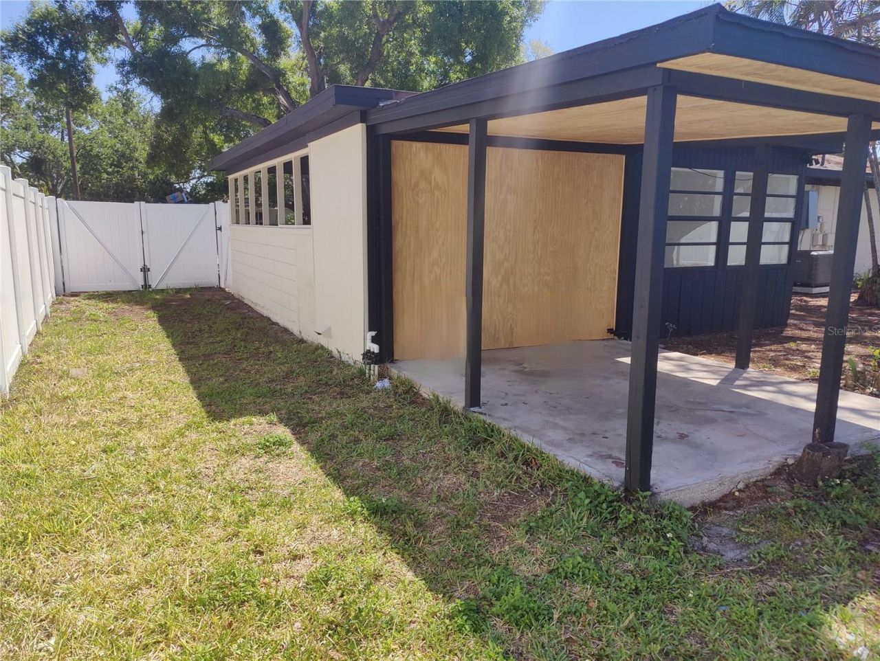 7498 Orpine Drive N, Saint Petersburg, FL 33702 Photo