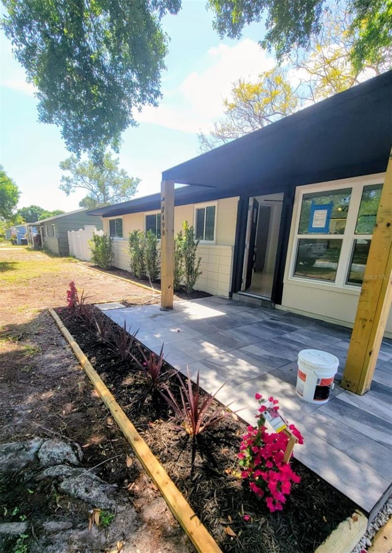 7498 Orpine Drive N, Saint Petersburg, FL 33702 Photo