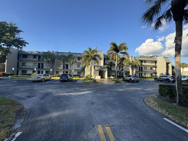 4832 Esedra Court, Unit 106, Lake Worth, FL 33467
