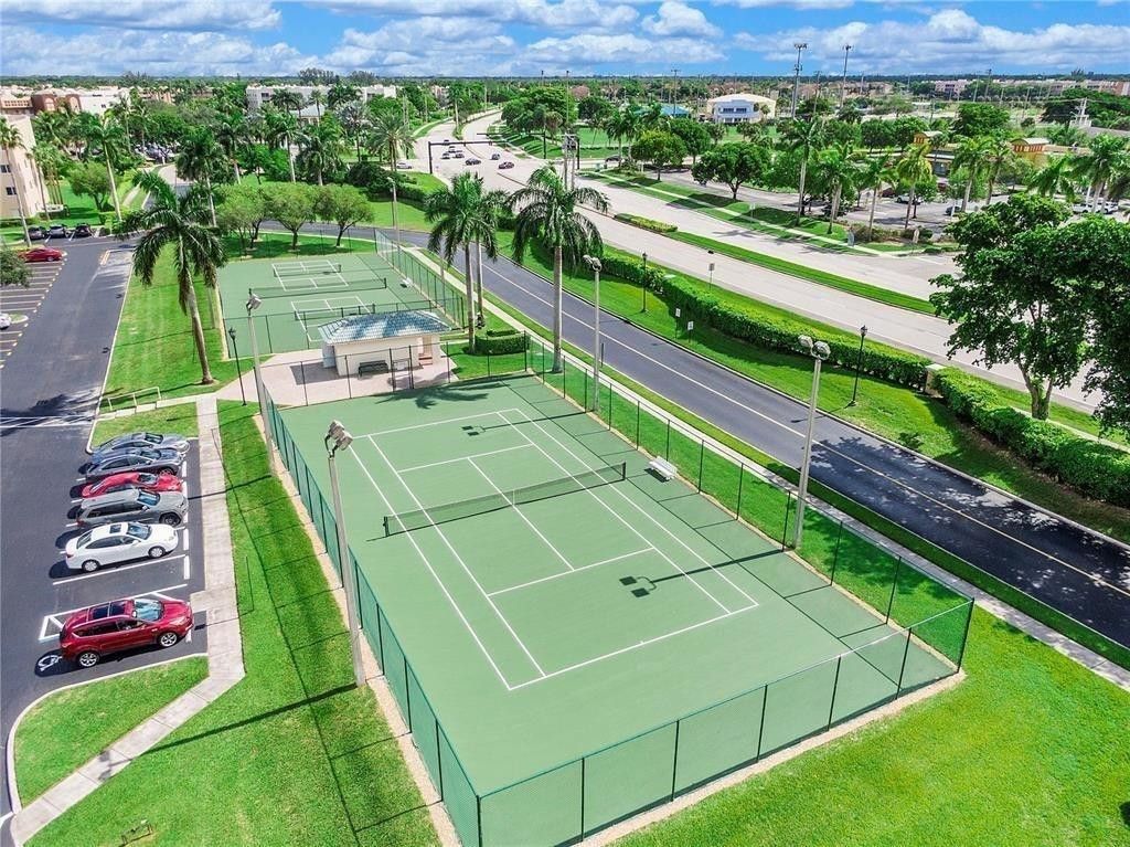 7775 Southampton Terrace, Unit 405, Tamarac, FL 33321 Photo