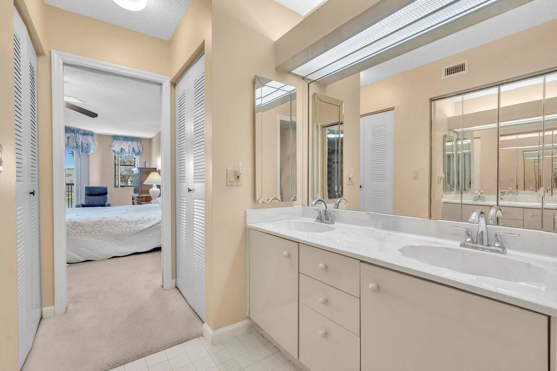 7449 Fairfax Drive, Unit 211, Tamarac, FL 33321 Photo