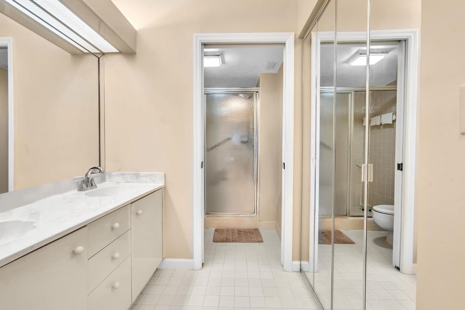 7449 Fairfax Drive, Unit 211, Tamarac, FL 33321 Photo