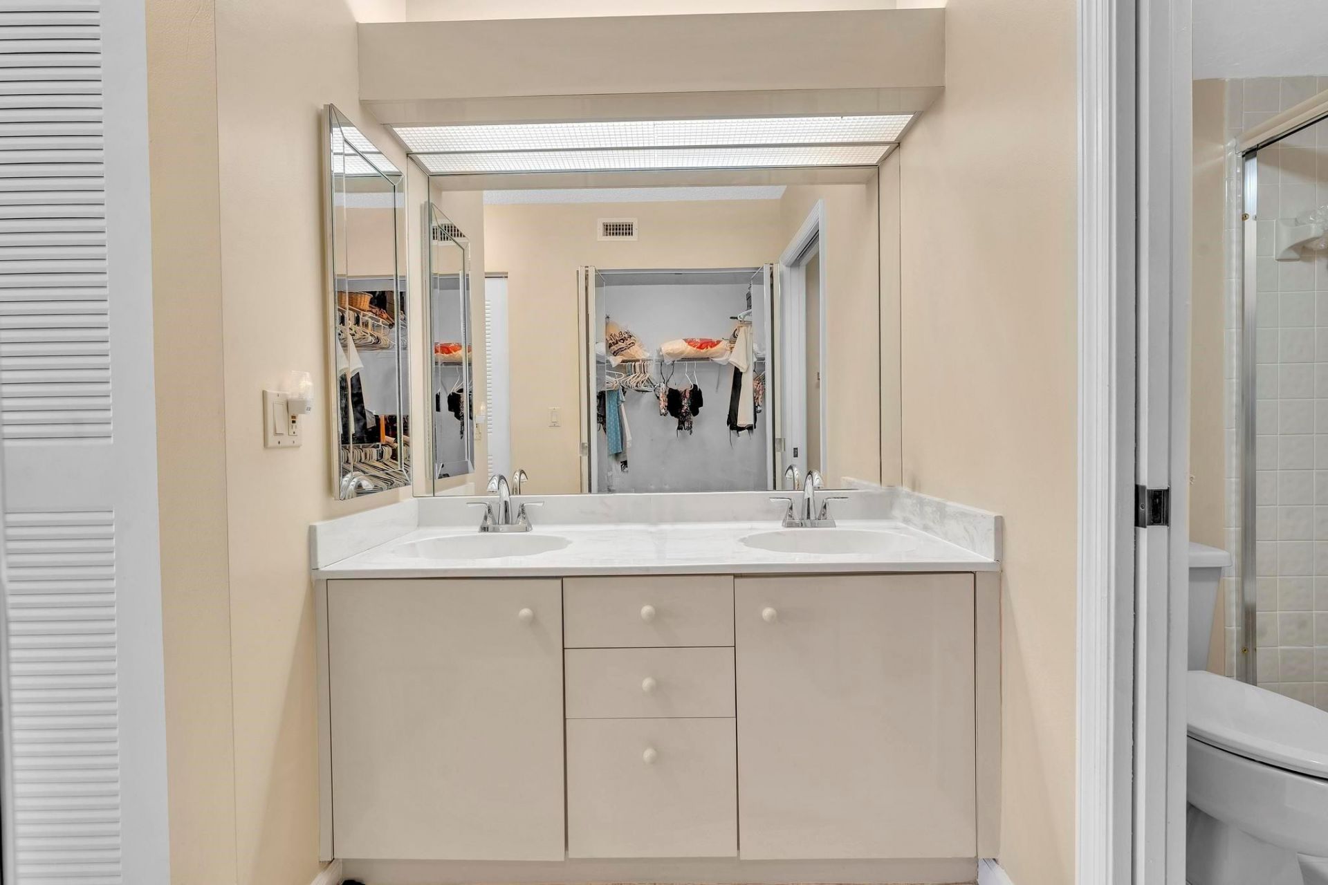 7449 Fairfax Drive, Unit 211, Tamarac, FL 33321 Photo