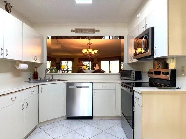 7449 Fairfax Drive, Unit 211, Tamarac, FL 33321 Photo