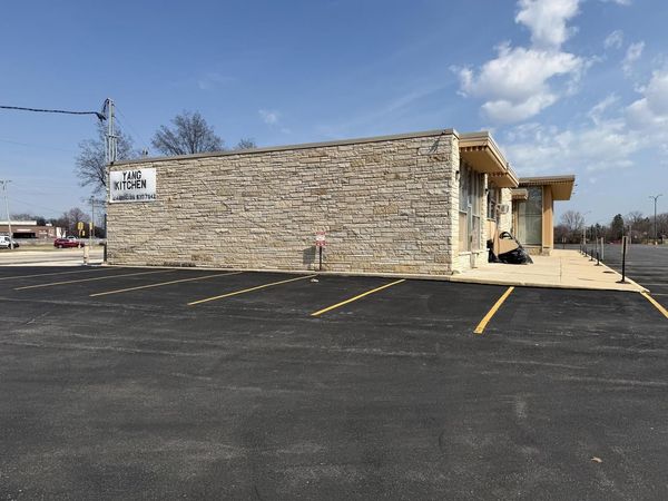 8301 W Silver Spring DRIVE #8305, Milwaukee, WI 53218