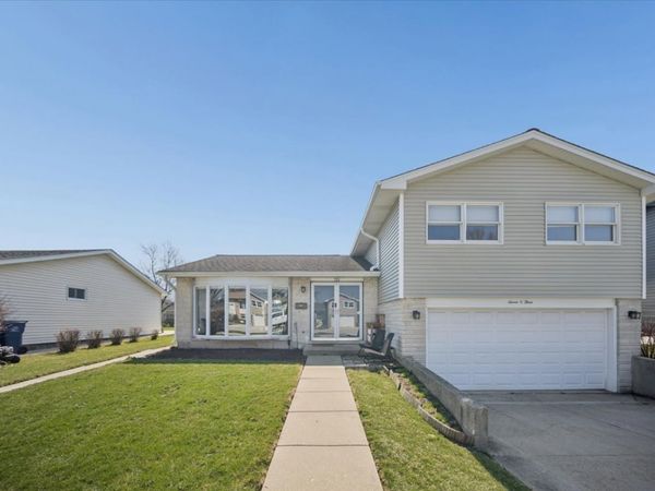 703 Westmere Road, Des Plaines, IL 60016