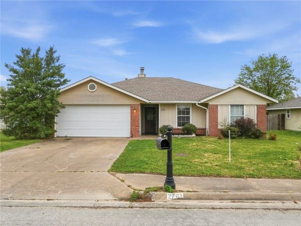 2701 W Easy Street , Rogers, AR 72756