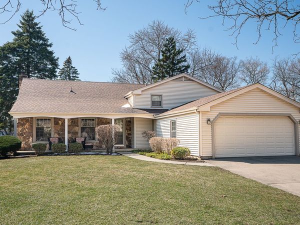 1123 Juniper Parkway , Libertyville, IL 60048