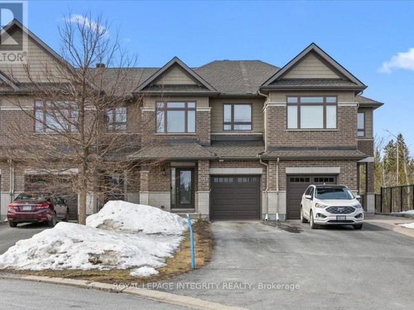 154 Woodhurst Crescent, Ottawa, ON K2S0T5
