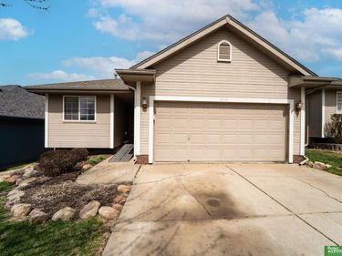 4112 Heartland Drive, Bellevue, NE 68123