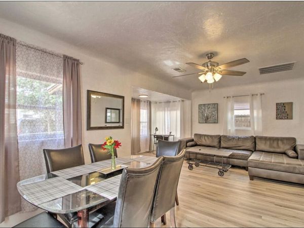 902 Coal Avenue SW, Albuquerque, NM 87102