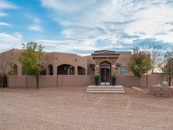 6917 Chapingo Road NE, Rio Rancho, NM 87144