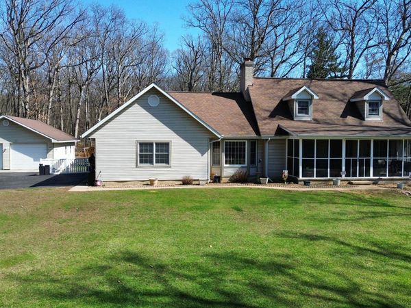 490 W 75 S , Valparaiso, IN 46385