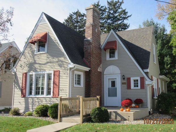 812 S Lake Park Avenue , Hobart, IN 46342