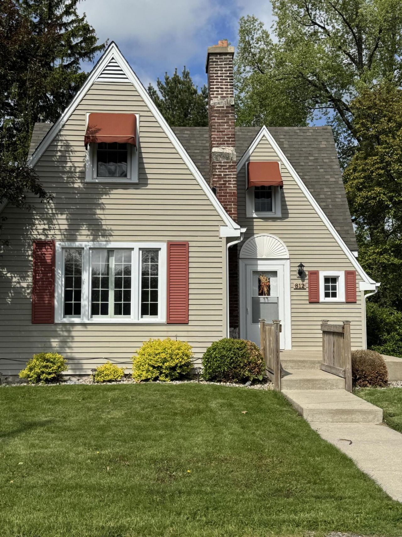 812 S Lake Park Avenue, Hobart, IN 46342