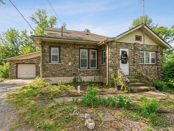 8256 E State Road 2 , New Carlisle, IN 46552