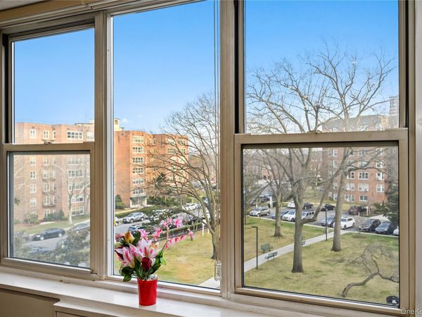 18-40 211th Street , Unit 4E, Bayside, NY 11360