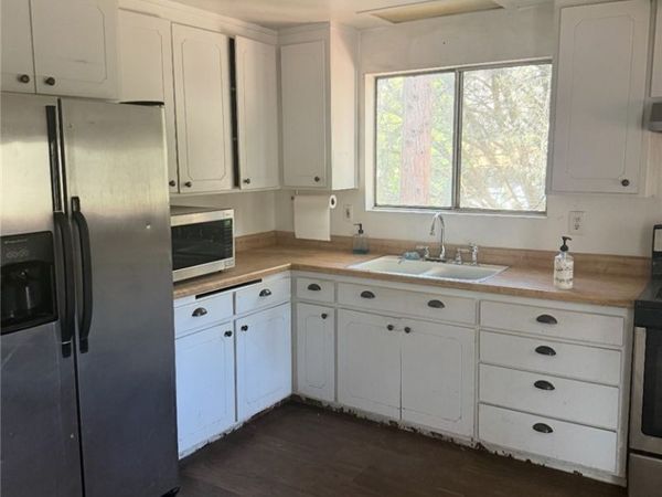 29526 Hook Creek, Cedar Glen, CA 92321