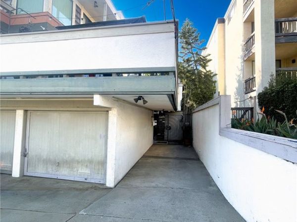 2575 E 19th Street, Unit 17, Signal Hill, CA 90755