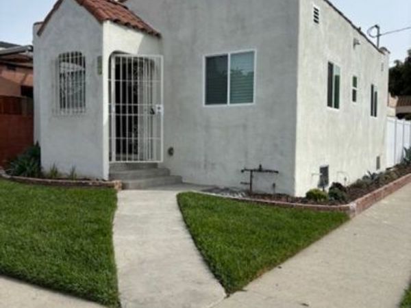 800 E 83rd Street, Los Angeles, CA 90001