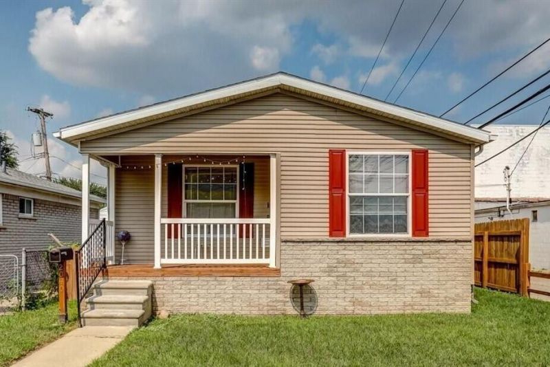 2040 Reo Avenue, Lincoln Park, MI 48146 Main Photo