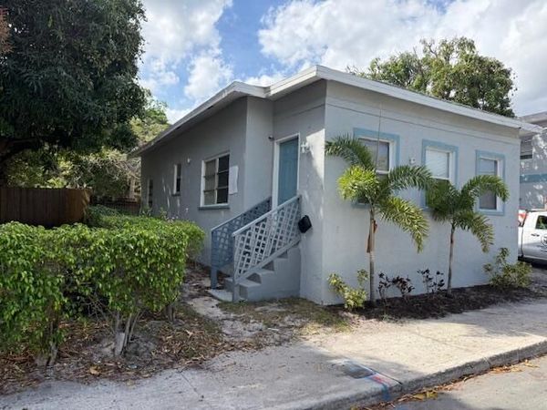 1909 Division Avenue, West Palm Beach, FL 33407