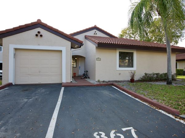 8989 W Sunrise Boulevard, Plantation, FL 33322