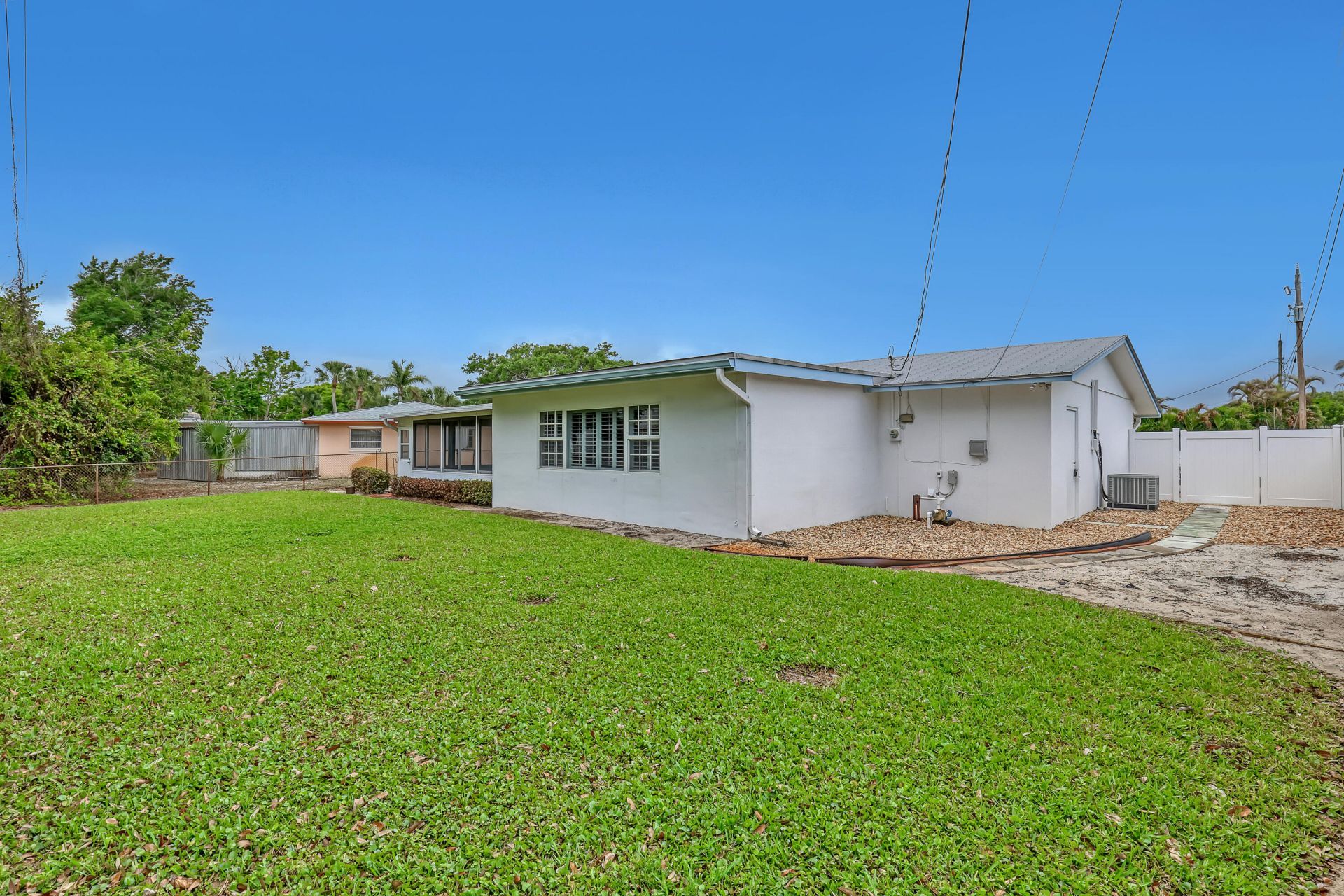 24 Pinetree Circle, Tequesta, FL 33469 Photo