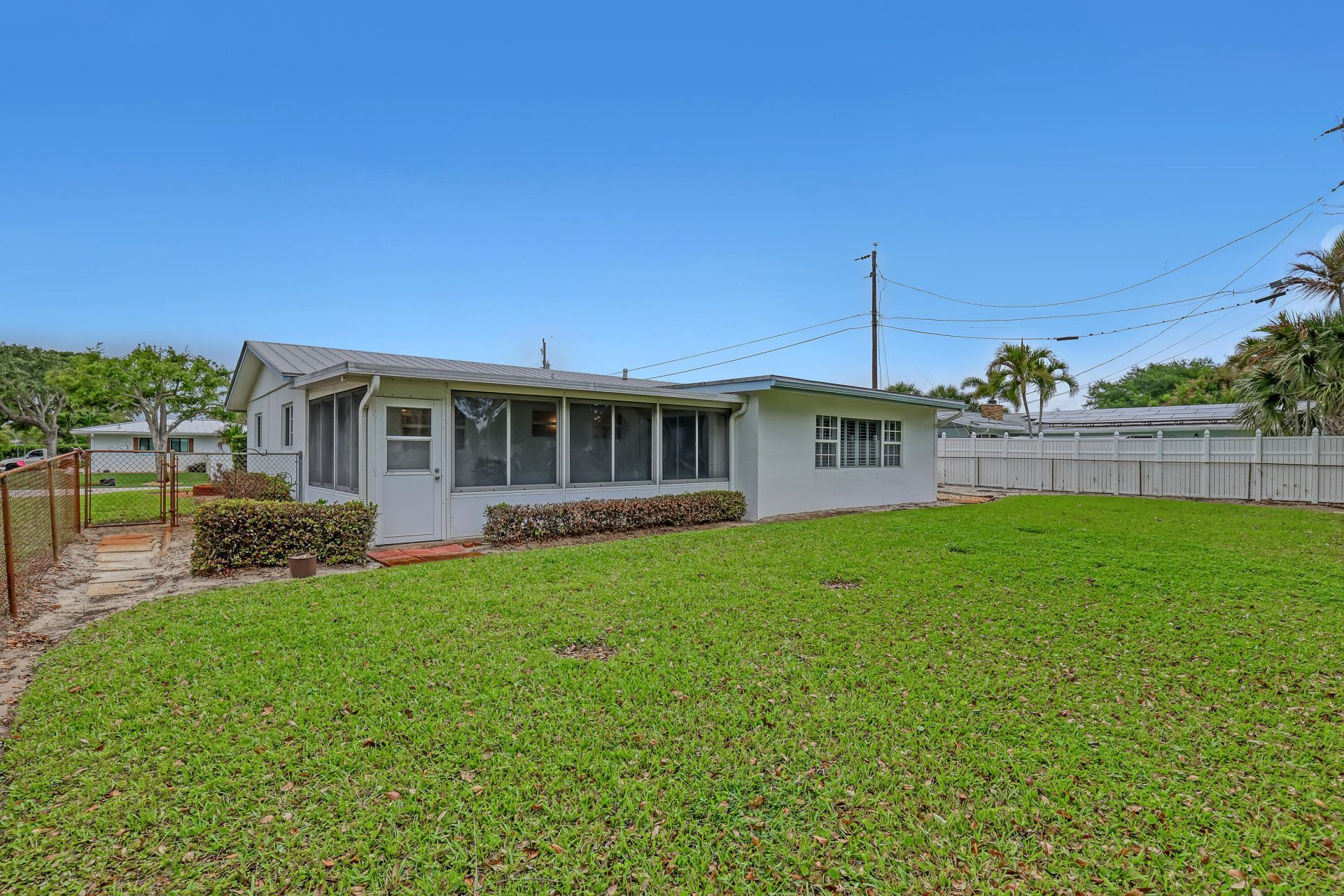 24 Pinetree Circle, Tequesta, FL 33469 Photo