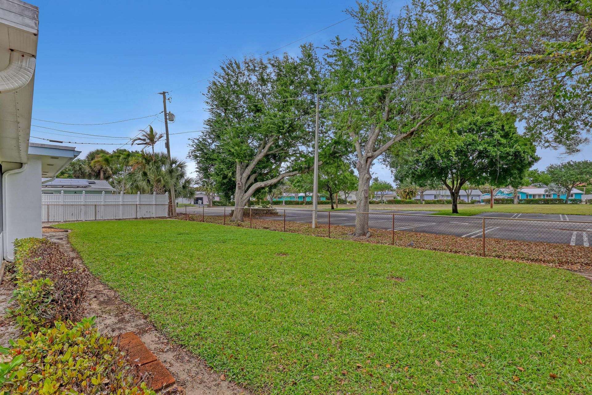 24 Pinetree Circle, Tequesta, FL 33469 Photo