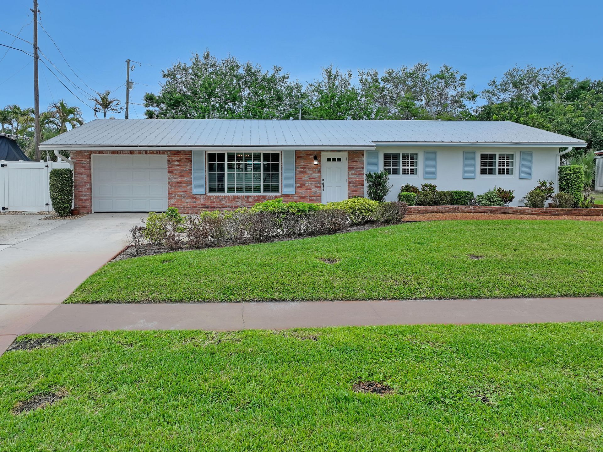 24 Pinetree Circle, Tequesta, FL 33469 Photo