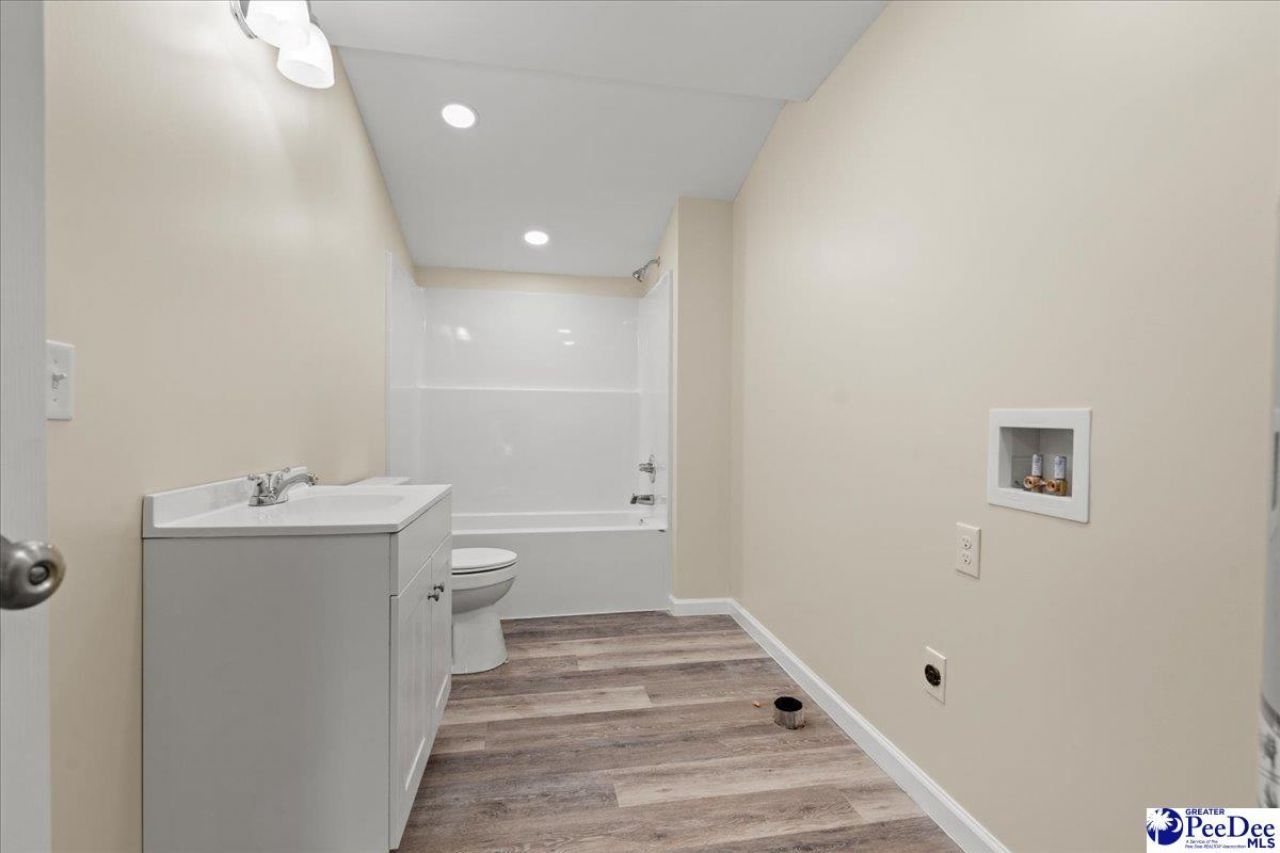 32 Roddy St Photo 11