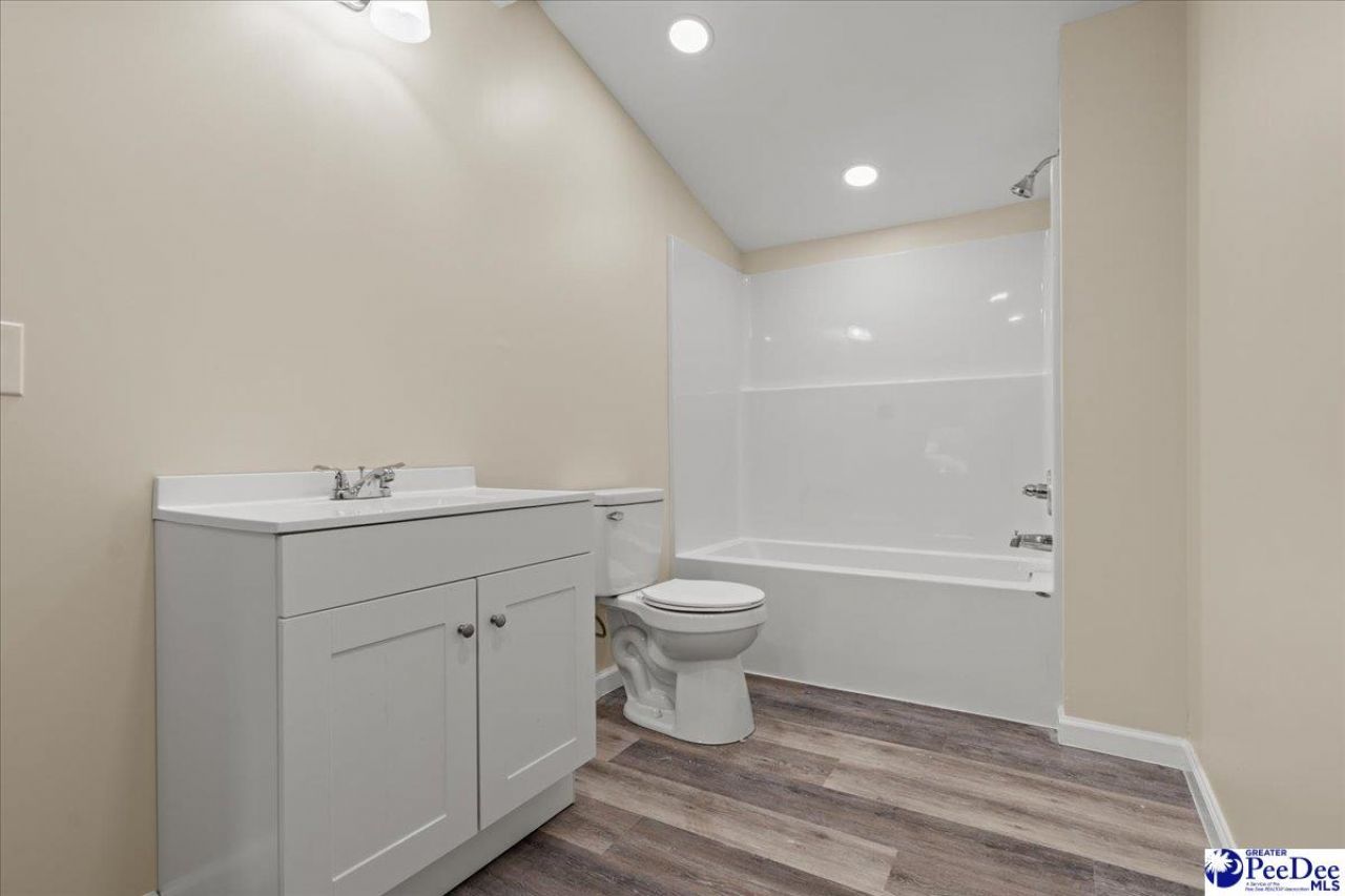 32 Roddy St Photo 12