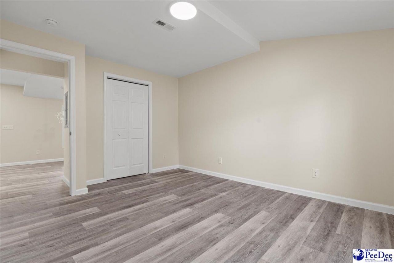 32 Roddy St Photo 14