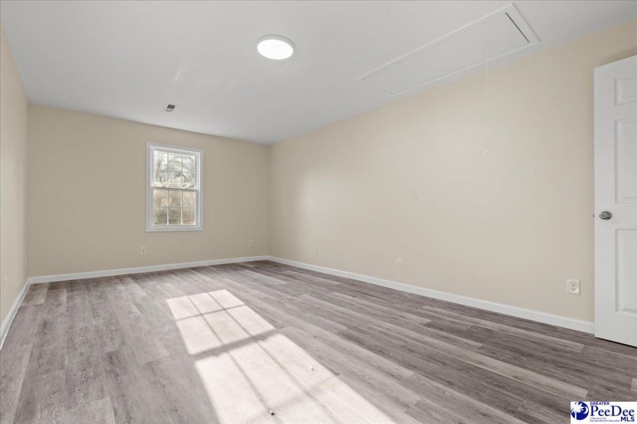 32 Roddy St Photo 16