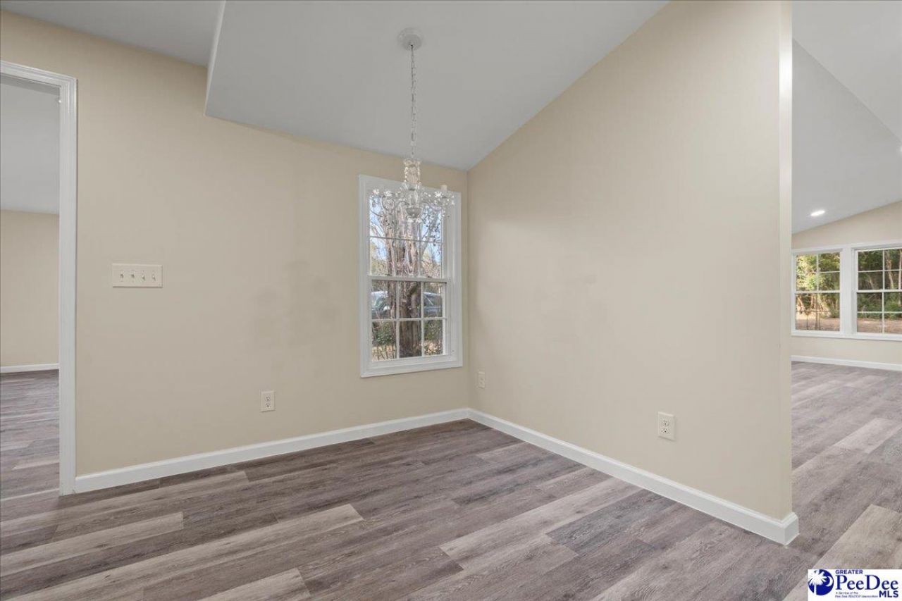 32 Roddy St Photo 20