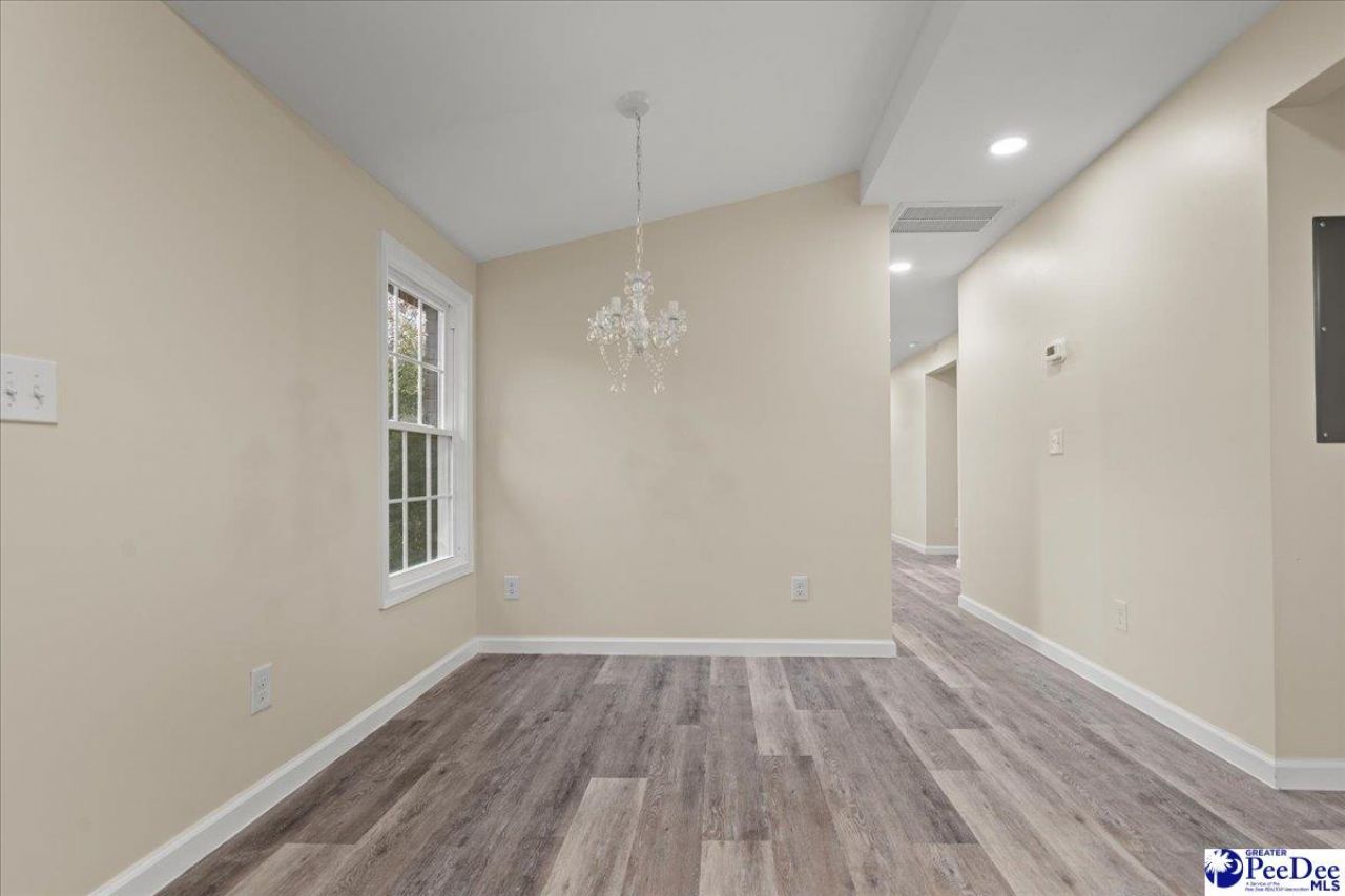 32 Roddy St Photo 21