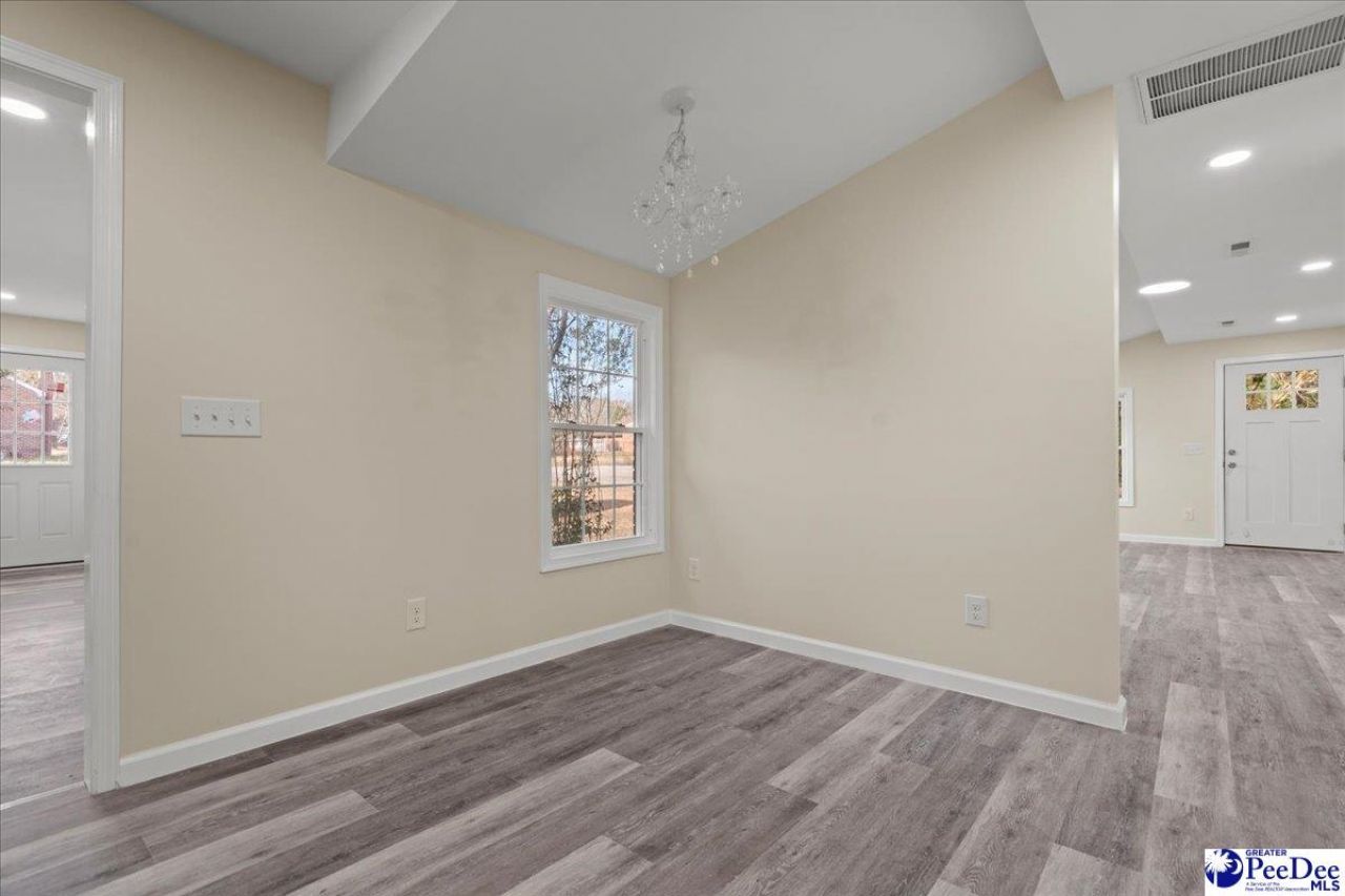 32 Roddy St Photo 22