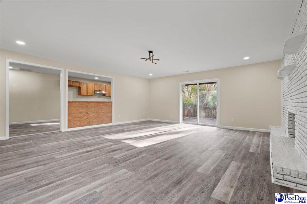 32 Roddy St Photo 30