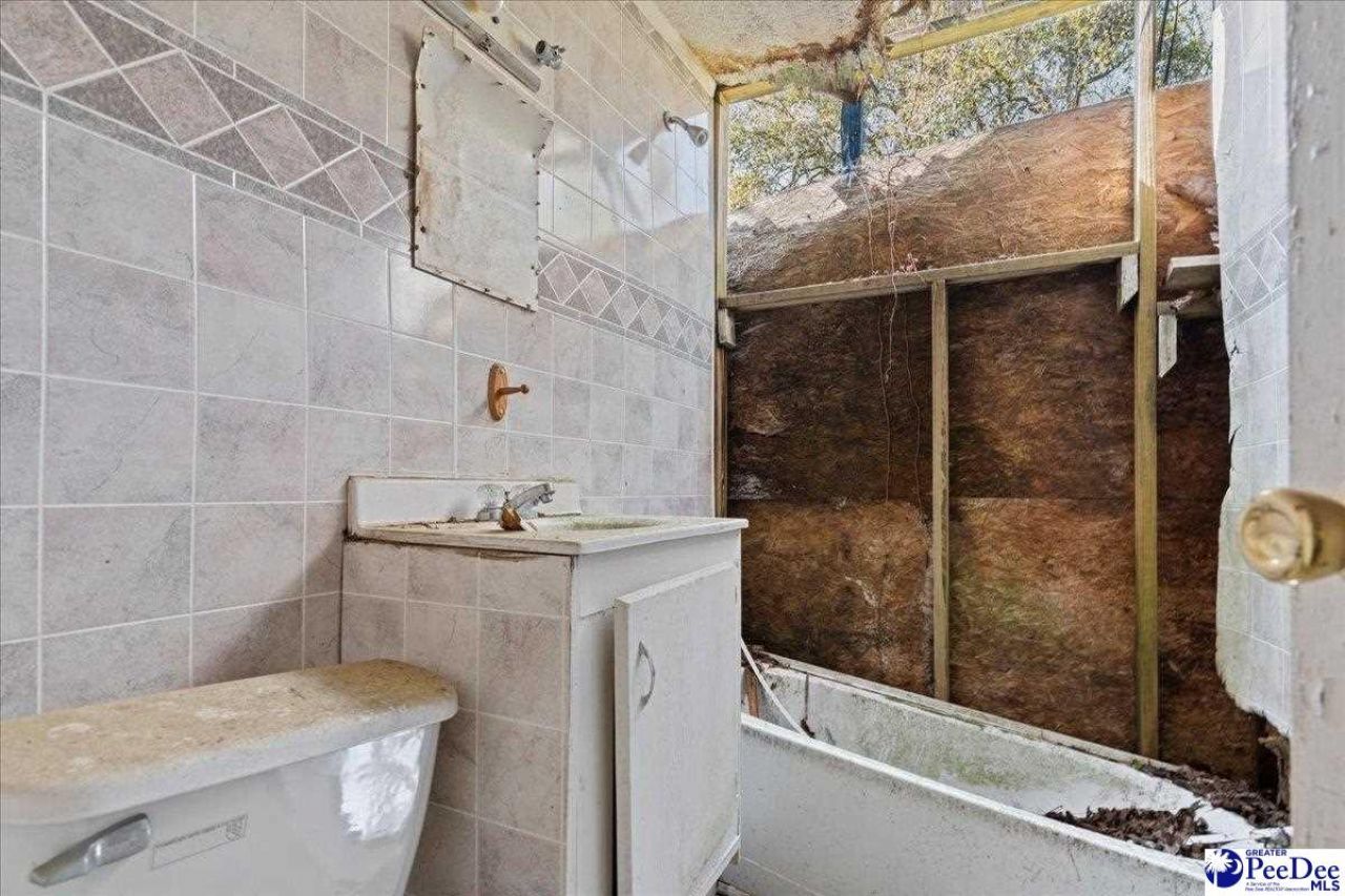 307 Madison Ave Photo 8