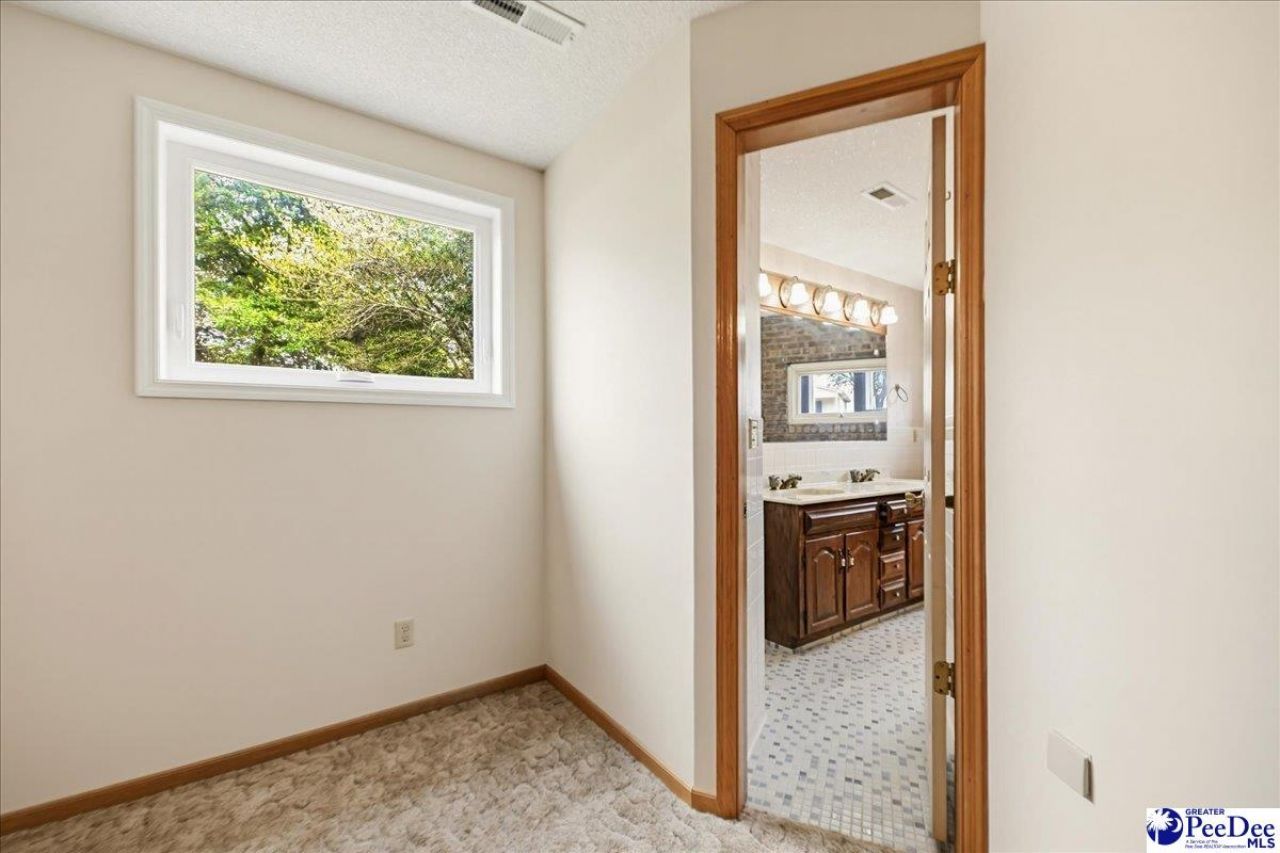 25560 Hwy 151 Photo 33