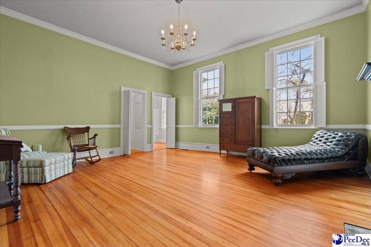 310 Kershaw St Photo 17