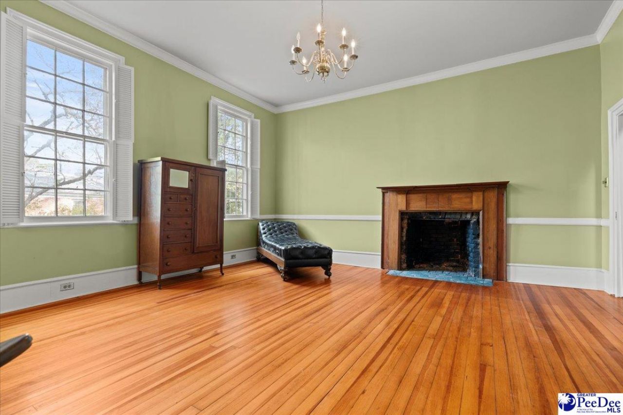 310 Kershaw St Photo 18