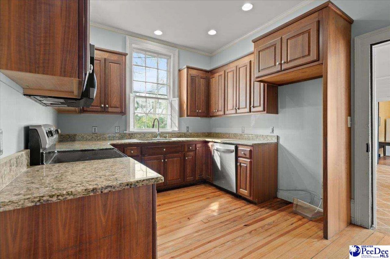 310 Kershaw St Photo 19